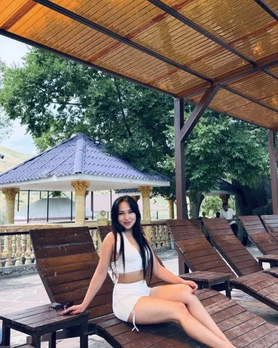 Adelaida photo 13, asian, athletic, black hair, 166 cm, 54 kg, Medium bust, Hong Kong