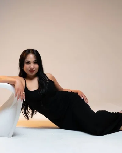 Adelaida photo 14, asian, athletic, black hair, 166 cm, 54 kg, Medium bust, Hong Kong