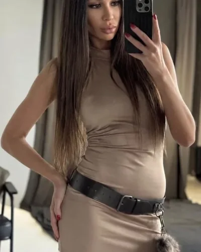 Ksenia photo 9, slavic, slim, brunette, 165 cm, 45 kg, Small bust, Hong Kong