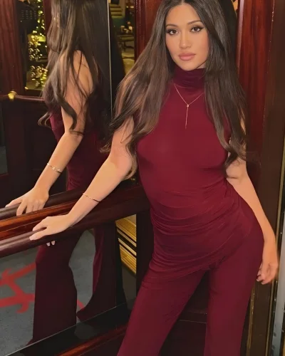 Lisa photo 27, slavic, athletic, brunette, 177 cm, 63 kg, Medium bust, Hong Kong