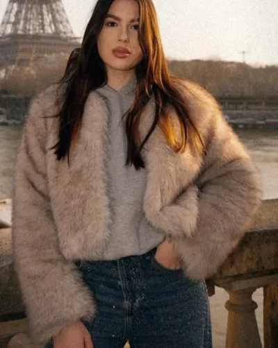 Sofi photo 23, european, average, brunette, 174 cm, 68 kg, Medium bust, Hong Kong