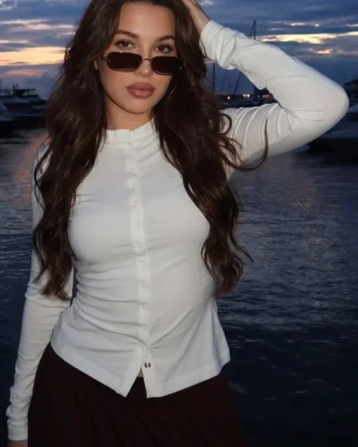 Sofi photo 32, european, average, brunette, 174 cm, 68 kg, Medium bust, Hong Kong