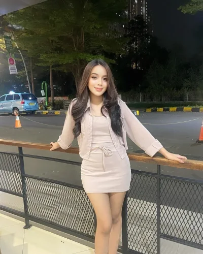 Syaqila photo 3, asian, slim, brunette, 166 cm, 44 kg, Hong Kong