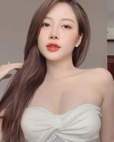 Phoebe photo 1, asian, slim, brunette, 168 cm, 49 kg, Hong Kong