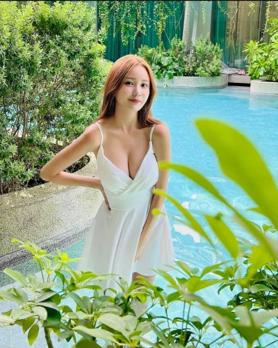 Sesil photo 1, asian, slim, brunette, 165 cm, 50 kg, Hong Kong