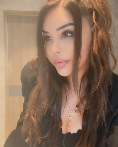 Freyaa photo 3, european, athletic, brunette, 168 cm, 60 kg, Hong Kong