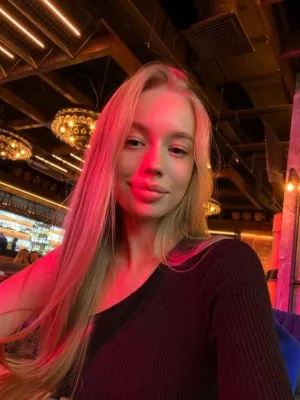 Adriana photo 1, european, slim, blonde hair, 165 cm, 49 kg, Hong Kong