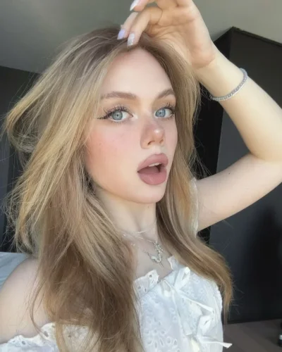 Polumna photo 5, european, athletic, blonde hair, 167 cm, 55 kg, Hong Kong