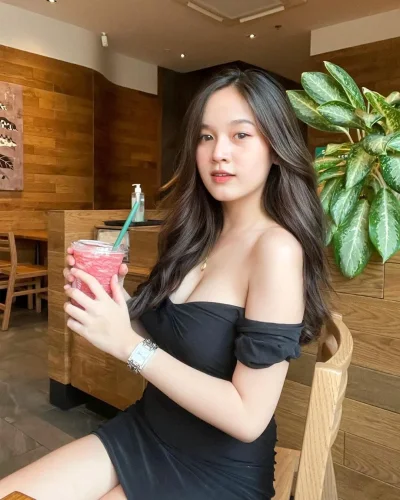 Yasmine photo 4, asian, slim, black hair, 163 cm, 50 kg, Hong Kong