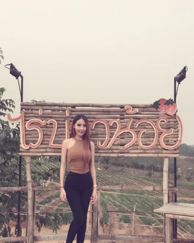 Cafe photo 3, asian, slim, brunette, 165 cm, 47 kg, Hong Kong