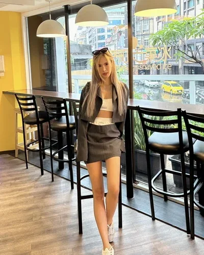 Fyn photo 2, asian, slim, brunette, 160 cm, 42 kg, Hong Kong