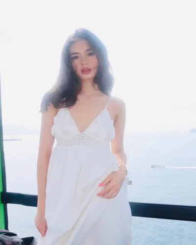 Marta photo 3, european, slim, black hair, 171 cm, 55 kg, Hong Kong