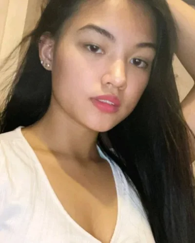 Tina photo 2, asian, slim, black hair, 166 cm, 48 kg, Hong Kong