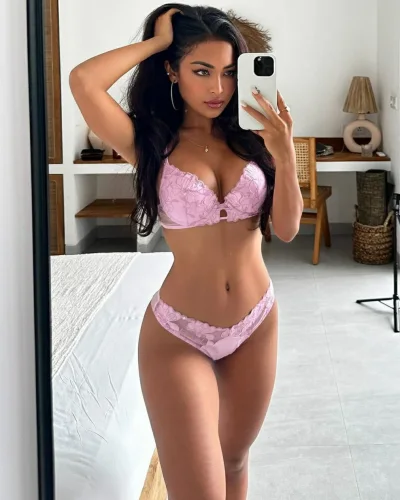 Bella photo 6, middle eastern, athletic, black hair, 165 cm, 52 kg, Hong Kong