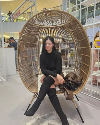 Shin photo 1, asian, slim, black hair, 167 cm, 49 kg, Hong Kong