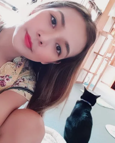 Arisia photo 1, asian, slim, brunette, 165 cm, 50 kg, Hong Kong