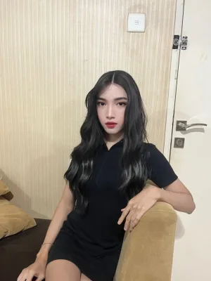 Delia Jelita photo 1, asian, slim, black hair, 170 cm, 49 kg, Hong Kong