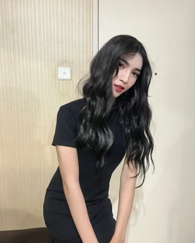 Delia Jelita photo 3, asian, slim, black hair, 170 cm, 49 kg, Hong Kong
