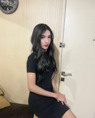 Delia Jelita photo 4, asian, slim, black hair, 170 cm, 49 kg, Hong Kong