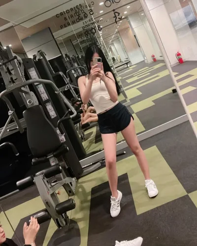 Selly photo 5, asian, slim, red hair, 168 cm, 50 kg, Hong Kong