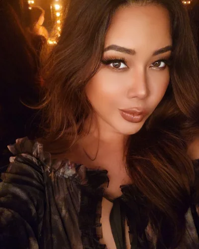 Emma photo 3, asian, petite, brunette, 157 cm, 56 kg, Hong Kong