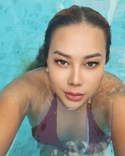 Emma photo 4, asian, petite, brunette, 157 cm, 56 kg, Hong Kong