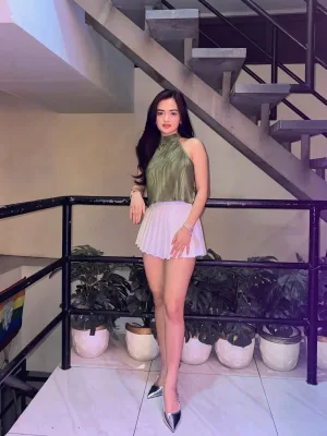 Cintya photo 1, asian, slim, black hair, 165 cm, 45 kg, Hong Kong