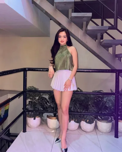 Cintya photo 1, asian, slim, black hair, 165 cm, 45 kg, Hong Kong