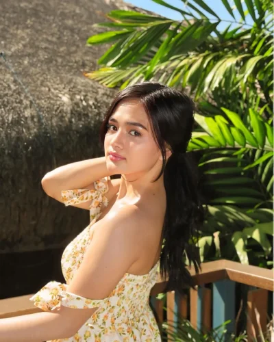 Cintya photo 4, asian, slim, black hair, 165 cm, 45 kg, Hong Kong