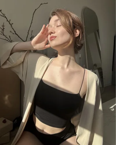 Shura photo 4, european, athletic, brunette, 170 cm, 55 kg, Hong Kong