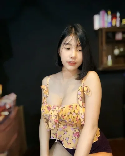 Cc photo 1, asian, petite, black hair, 155 cm, 50 kg, Hong Kong