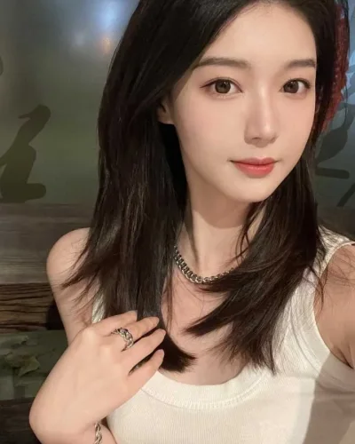 Jia Jia photo 2, asian, slim, black hair, 167 cm, 49 kg, Hong Kong
