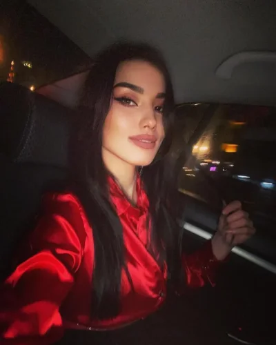 Berfin photo 2, middle eastern, athletic, black hair, 168 cm, 55 kg, Hong Kong