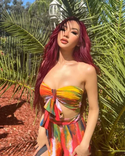 Jessalyn photo 3, european, average, red hair, 160 cm, 60 kg, Hong Kong