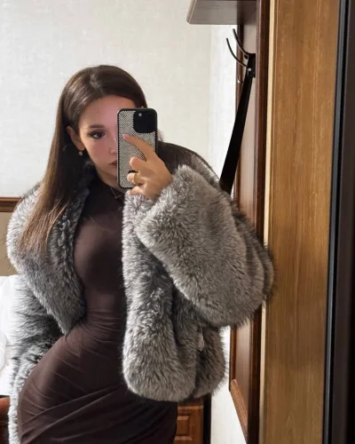 Angela photo 1, european, athletic, brunette, 158 cm, 50 kg, Hong Kong