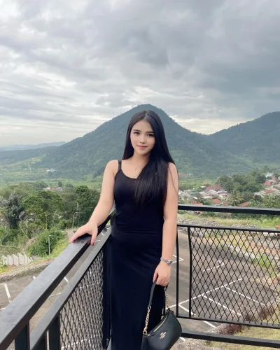 Jihan Malika photo 3, asian, slim, black hair, 164 cm, 51 kg, Hong Kong