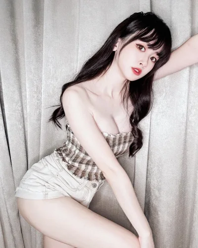 Gilly photo 1, asian, slim, black hair, 162 cm, 48 kg, Hong Kong