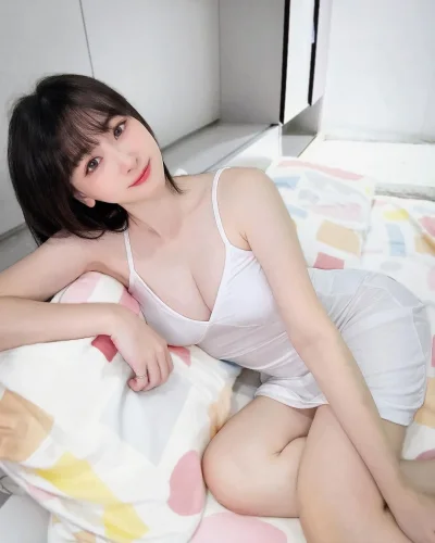 Gilly photo 2, asian, slim, black hair, 162 cm, 48 kg, Hong Kong
