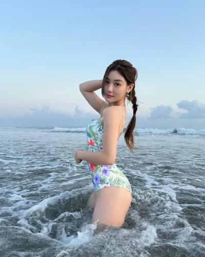 Amorra photo 4, asian, slim, brunette, 167 cm, 49 kg, Hong Kong