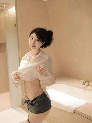 Mia photo 1, asian, curvy, black hair, 153 cm, 61 kg, Hong Kong