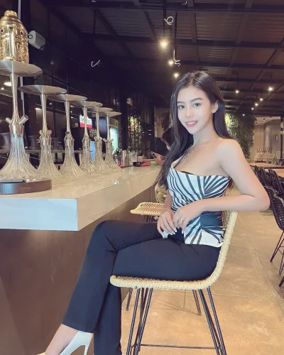 Nayla Put photo 3, asian, slim, black hair, 165 cm, 49 kg, Hong Kong