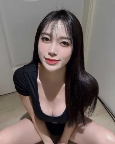Xue Ting photo 4, asian, slim, black hair, 165 cm, 49 kg, Hong Kong