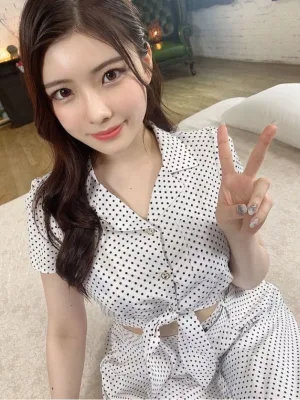 Glory photo 1, asian, athletic, brunette, 166 cm, 55 kg, Hong Kong