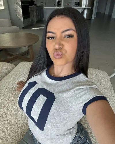 Arianna Lopez photo 3, latino, athletic, black hair, 162 cm, 50 kg, Hong Kong