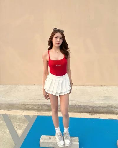 Luwes photo 4, asian, slim, brunette, 167 cm, 51 kg, Hong Kong