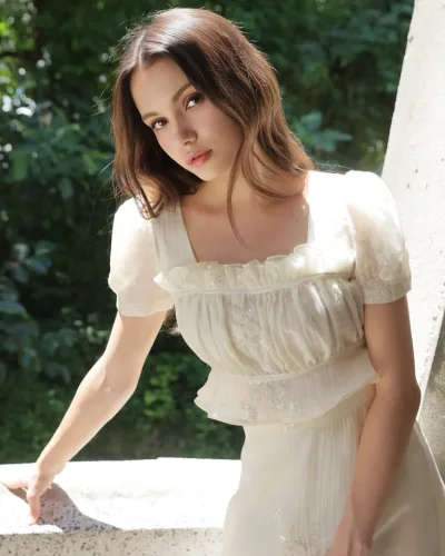 Helina photo 3, european, slim, brunette, 170 cm, 52 kg, Hong Kong