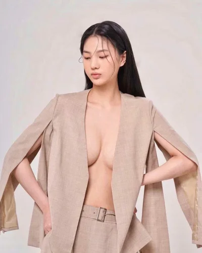 Seductive Korean Hana photo 4, asian, slim, black hair, 165 cm, 49 kg, Hong Kong
