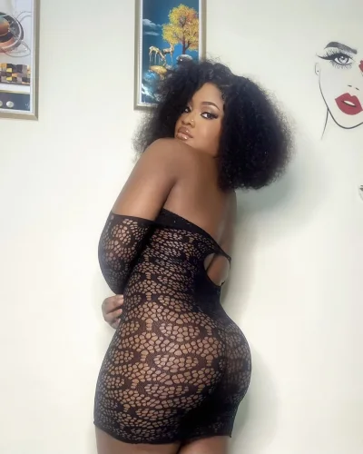 Ebony Natasha photo 2, middle eastern, average, black hair, 168 cm, 68 kg, Hong Kong