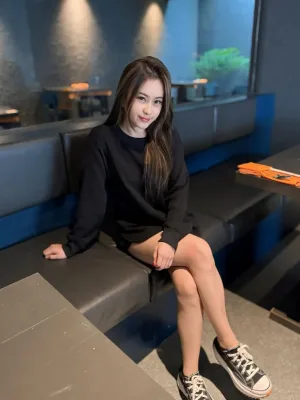 Natasya photo 1, asian, slim, black hair, 164 cm, 49 kg, Hong Kong