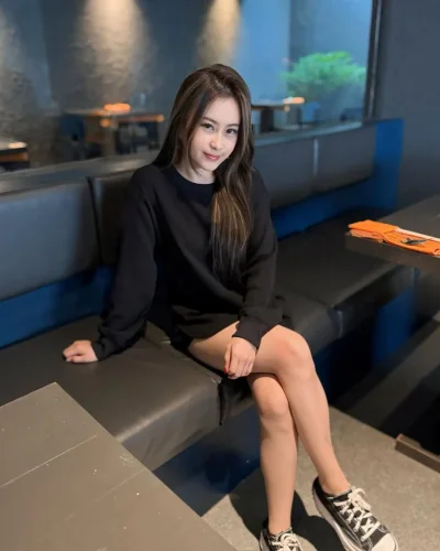 Natasya photo 1, asian, slim, black hair, 164 cm, 49 kg, Hong Kong